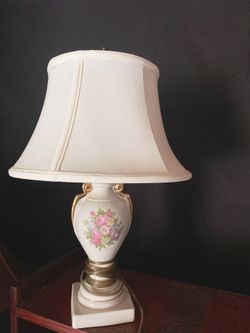 Lamp with lampshade