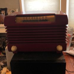 Wards Bakelite Airline Radio Works Red Color