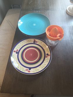 4 Dishes And Citrus Juicer