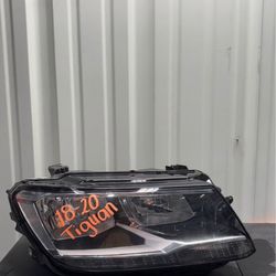 2018-2020 Volkswagen Tiguan Right Halogen Headlight OEM