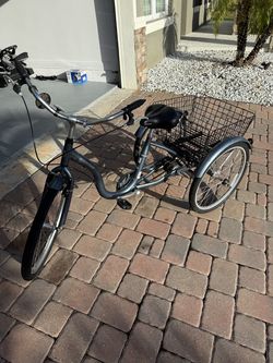 Schwinn Meridian 24” Adult Tricycle / 3 Wheel Trike / Cruiser Bike