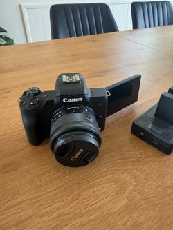 Canon M50