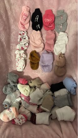Baby mittens, socks & bows cheap!!!