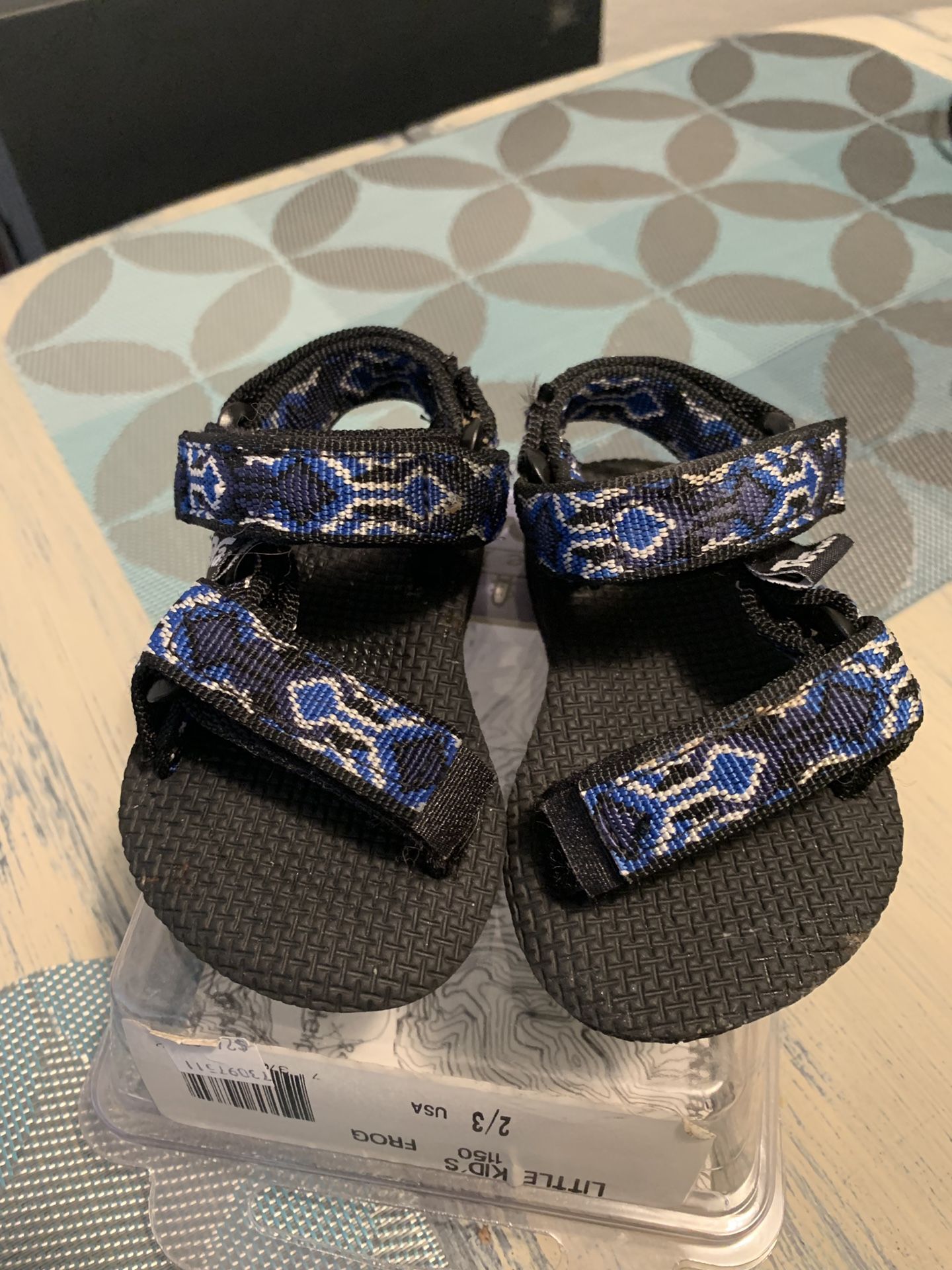 Tevas size 2/3
