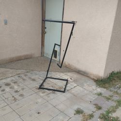 Glass  Tensegrity  Floating Table