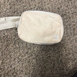 Lululemon Crossover Body Bag