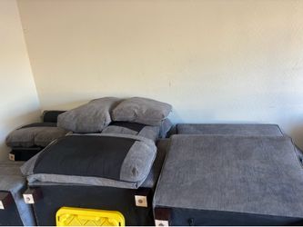COUCH- MOVING NEED GONE