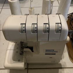White Superlock Electronic Sowing Machine 