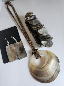 Mother Of Pearl Necklace Set