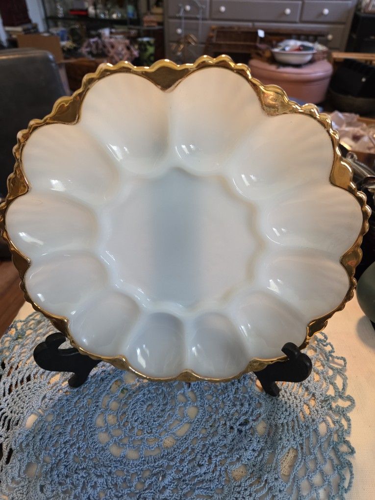 Vtg Anchor Hocking Fire King Milk Glass Deviled Egg Dish 22k Gold Trim