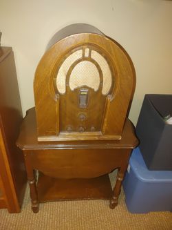 Philco Vintage Cathedral Floor Radio Cabinet