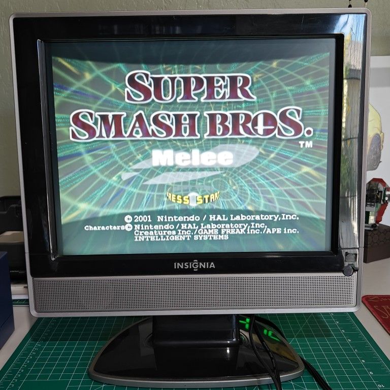 15 Inch Insignia 720p LCD HD TV for Retro gaming Or Casual Use