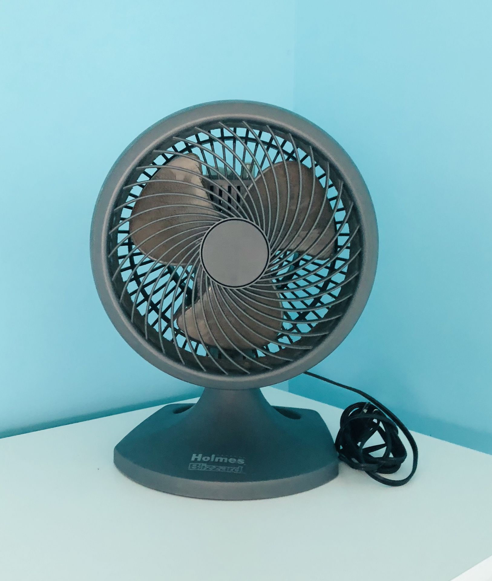 Holmes HOAF90-NTUC Blizzard 9" Three-Speed Oscillating Table/Wall Fan, Charcoal