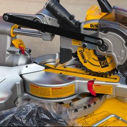 DEWALT 20V 7-1/4”  Sliding Miter Saw (Tool Only)