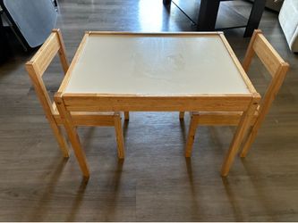 Toddler table/chairs