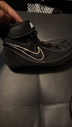 Mens Nike wrestling shoes size 12 run small