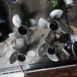 Propelas Mercury Rev 4 Dos Pares 23P 2RH Y 2LH 1200 La Pareja 