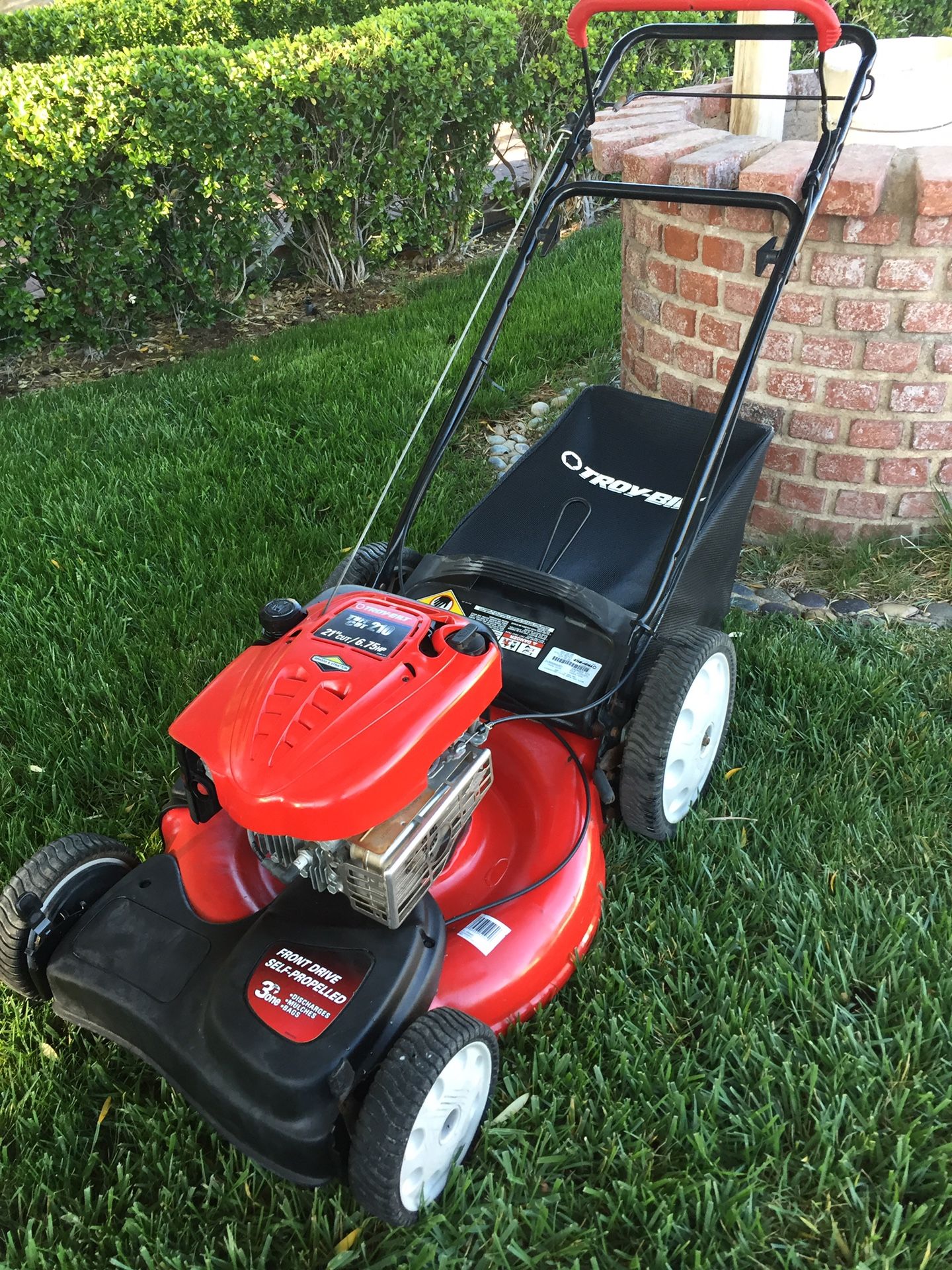 HEAVY DUTY SELF PROPELLED TROY BILT LAWN MOWER