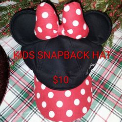 KIDS DISNEYLAND SNAPBACK HAT 🦋🦋 EXCELLENT CONDITION
