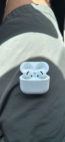 AirPod (4s)