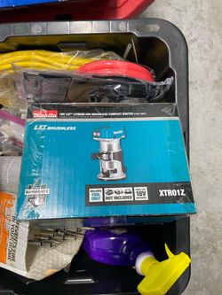 Router (NEW) ( NEVER USED)