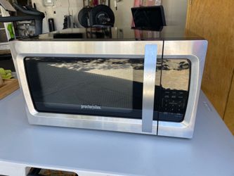 Proctor Silex 1.1 Cu. Ft. 1100W Countertop Microwave – Like New