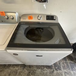 Large Capacity Maytag Top Load Washer 