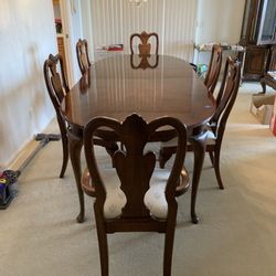American Drew Cherry Extendable Dining Table and 6 Chairs Very Good Condition 