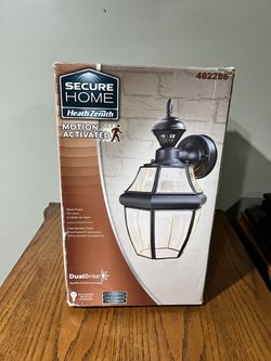 Secure Home Motion Activated Blk Mounted Light, New In Box, #482286