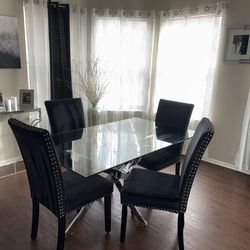 Dining room table with four chair