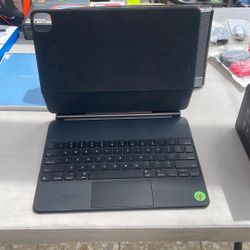 Magic Keyboard iPad Pro 13