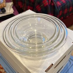 Vintage Pyrex Nesting Mixing Bowls (3)