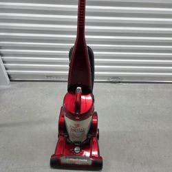 Hoover Deluxe Elite Auto Retract Bagless Upright Vacuum 