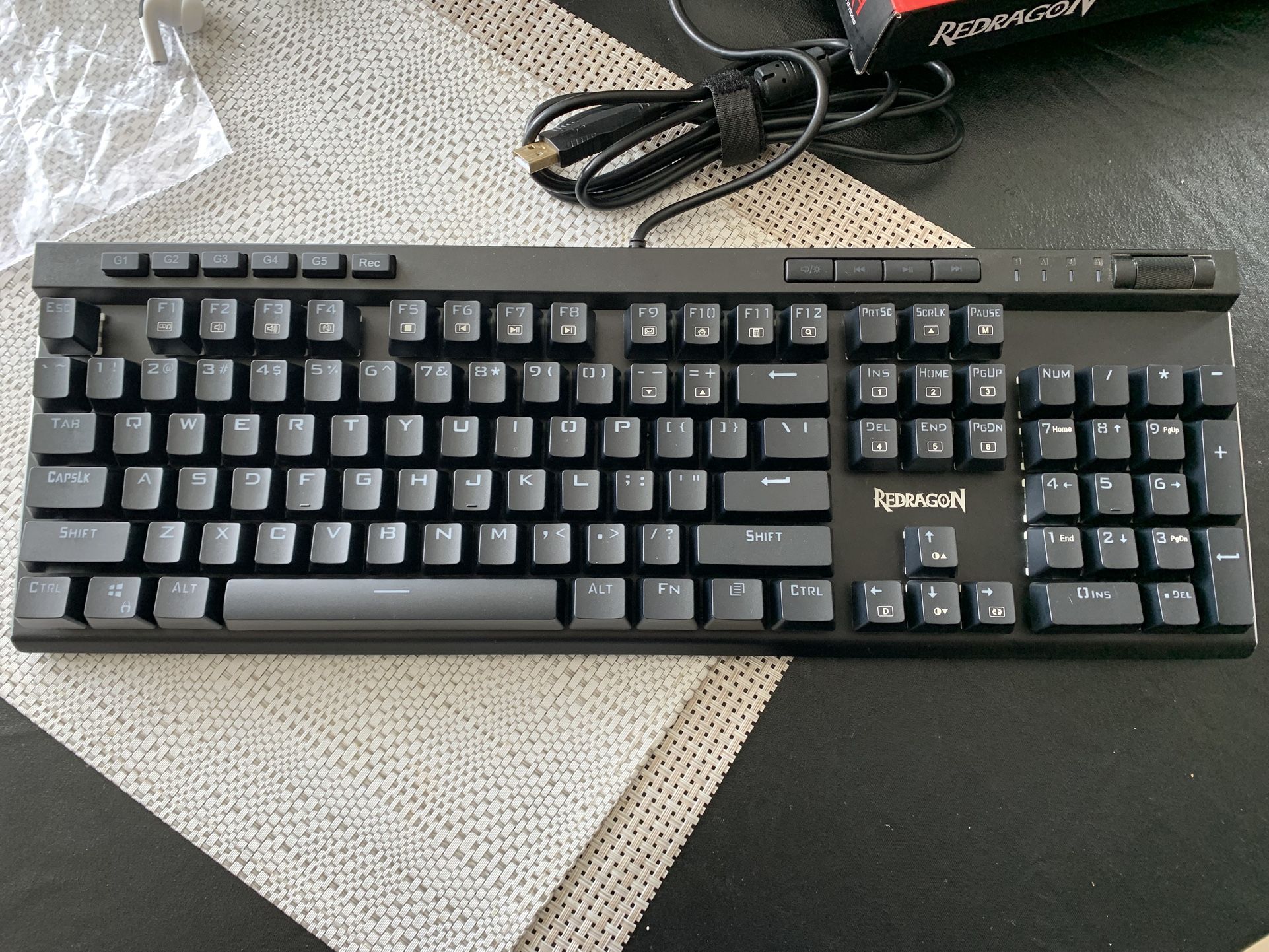 Redragon Gaming Keyboard K580 VATA RGB LED And Wireless Mouse M690-1
