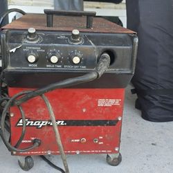 Snap-On YA219B  120 VOLTS MIG WELDER