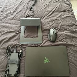 Razer Blade 15 - Base 2022 Edition