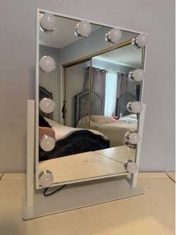 Table Makeup Mirror With Lights
