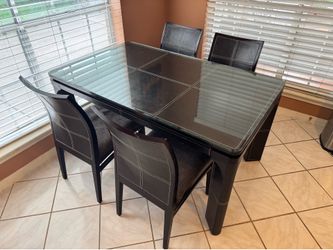 Dining Table (Glass Top/Hard Wood Stitched Leather)