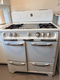 Vintage Wedgewood Gas Stove – Fully Functional – Oven, Burners & Griddle Work