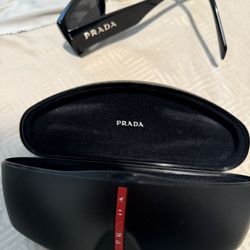 PRADA GLASSES 