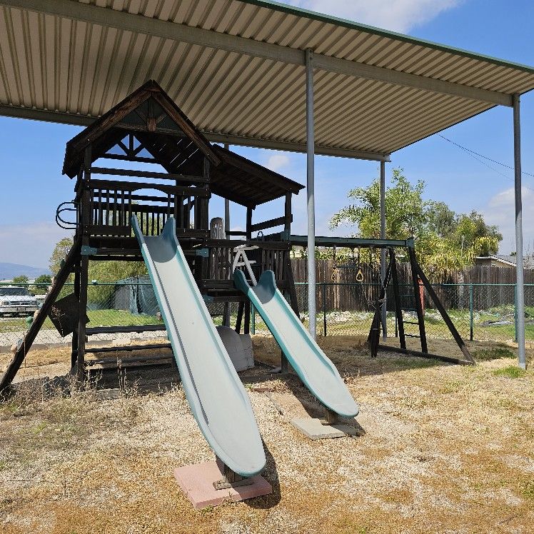 Club House Play Set