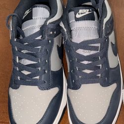 Nike Dunk Low Georgetown, Size 8, Deadstock.