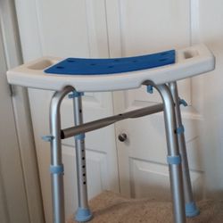 SAFETY SHOWER CHAIR GENTLY USED
