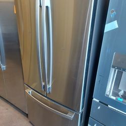 GE 33" French Door Refrigerator (Stainless Steel)