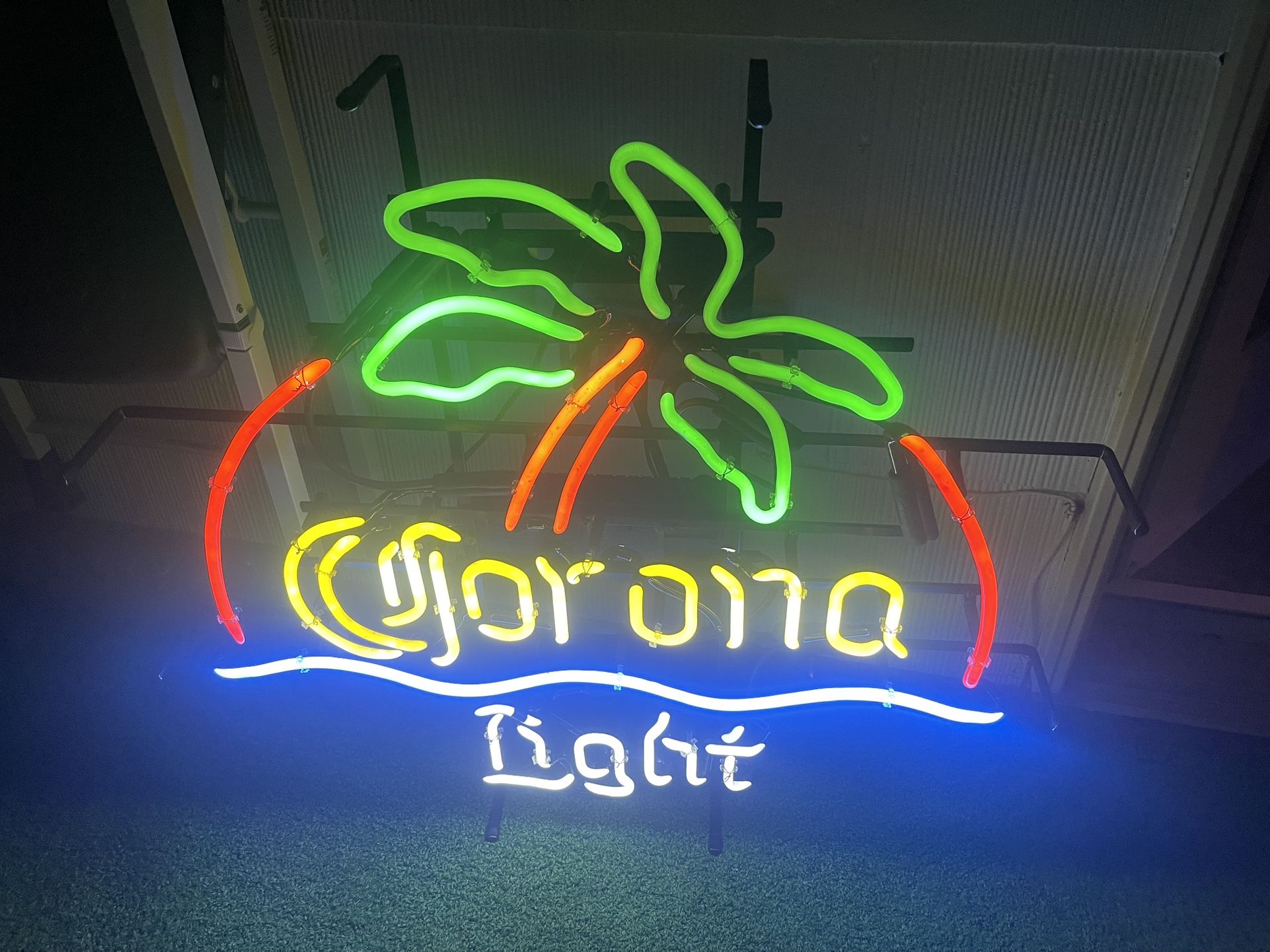 Corona Light Logo