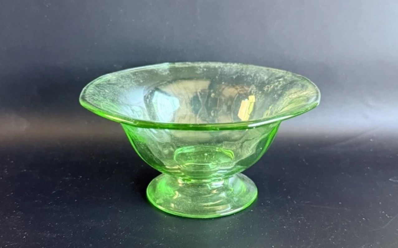 vintage uranium glass small fruit/candy bowl