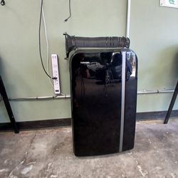 Toshiba 12000 BTU Portable Air Conditioner 