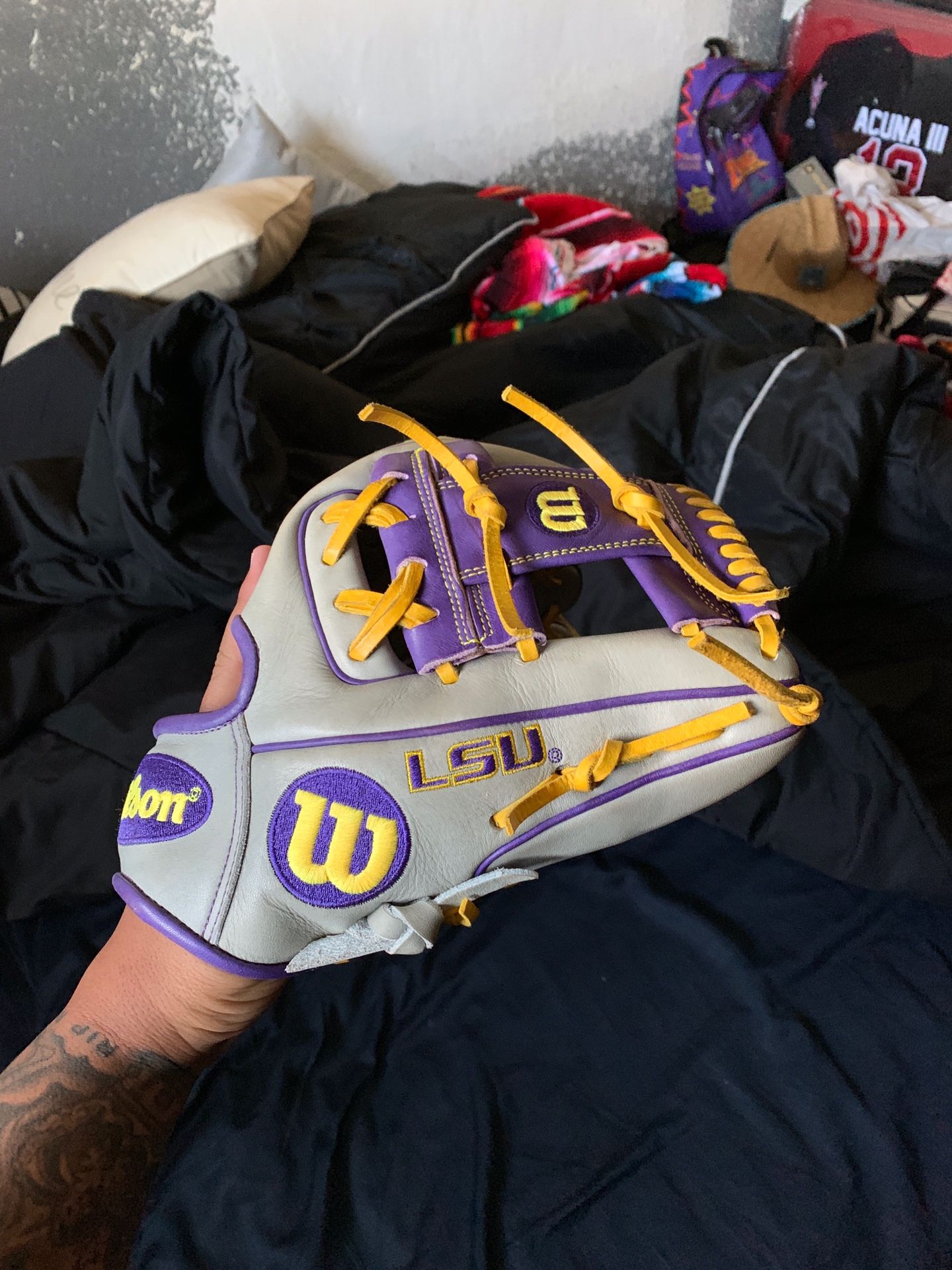 Wilson LSU ISSUED glove