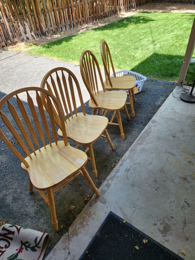 Kitchen Table With 4 Chairs