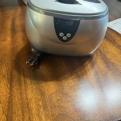 Eyeglass, and jewelry cleaner